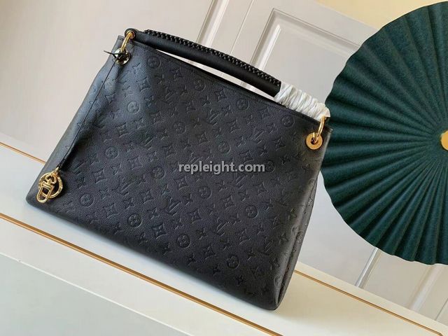 LOUIS VUITTON-M41066 루이비통 모노그램 앙프렝뜨 앗치 MM