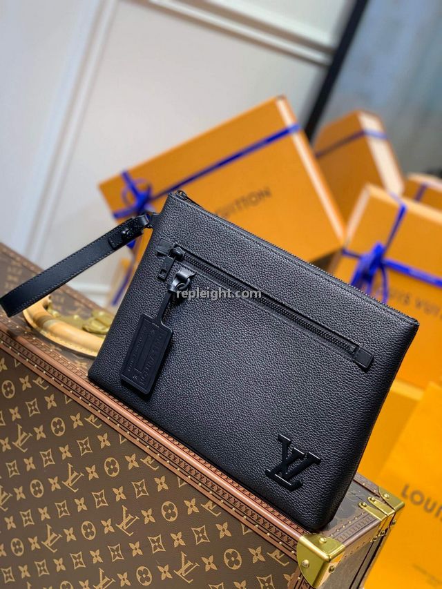 LOUIS VUITTON-M69837 루이비통 블랙 LV 에어로그램 아이패드 파우치