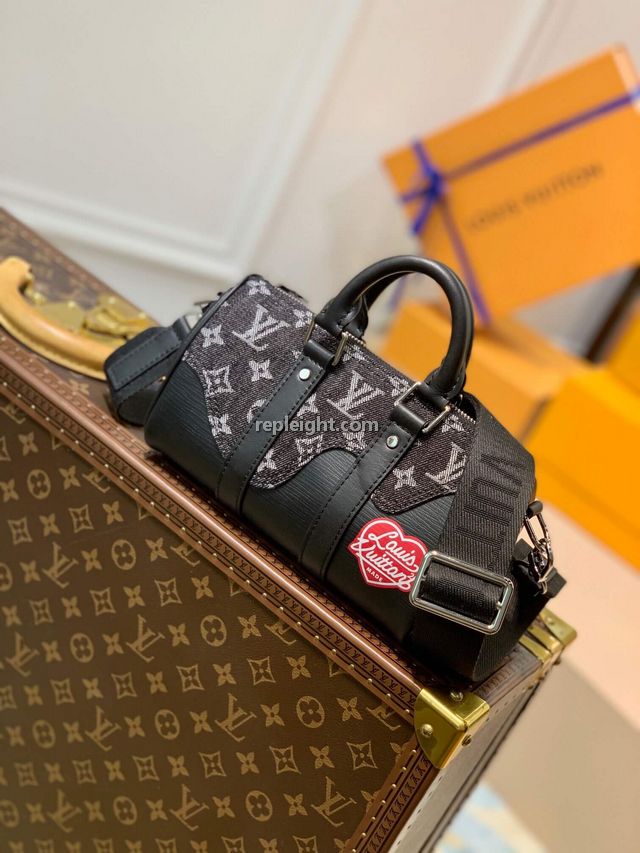 LOUIS VUITTON-M81010 루이비통 블랙 모노그램 데님 키폴 XS