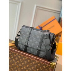 LOUIS VUITTON-M45727 루이비통 모노그램 이클립스 트렁크 메신저