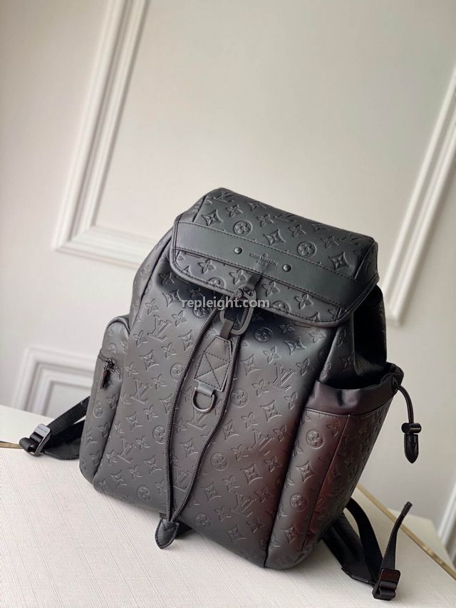 LOUIS VUITTON-M43680 루이비통 블랙 모노그램 섀도우 디스커버리 백팩