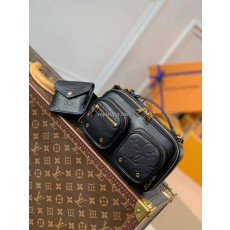 LOUIS VUITTON-M80450 루이비통 블랙 유틸리티 크로스바디 백