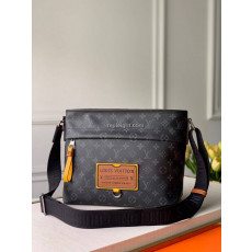 LOUIS VUITTON-M45214 루이비통 모노그램 이클립스 옐로우 베사체 지피 MM