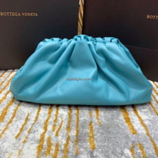 BOTTEGA VENETA-576227 보테가 베네타 리놀륨 버터 카프스킨 파우치