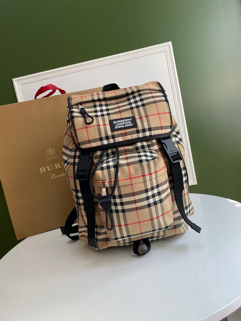 BURBERRY-80177361 버버리 로고 디테일 빈티지 체크 백팩