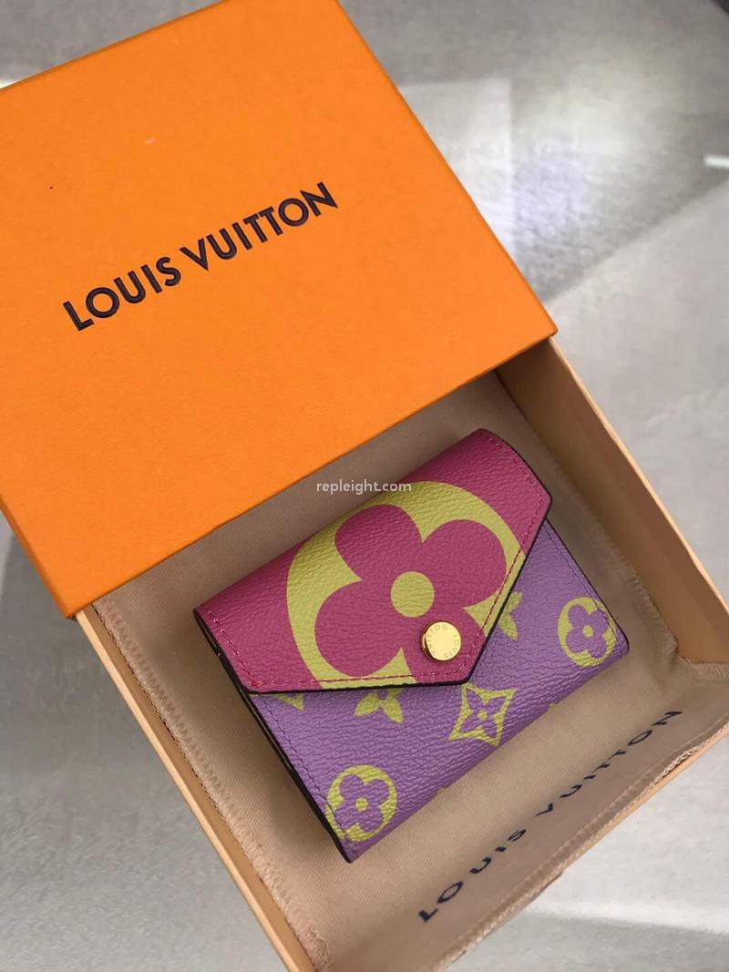 LOUIS VUITTON-M67670 루이비통 모노그램 조에 월릿