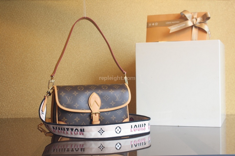 LOUIS VUITTON-M45985 루이비통 모노그램 다이앤 사첼백