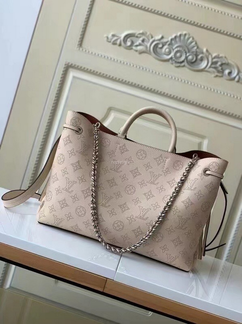 LOUIS VUITTON-M59203 루이비통 마히나 송아지 가죽 벨라 토트