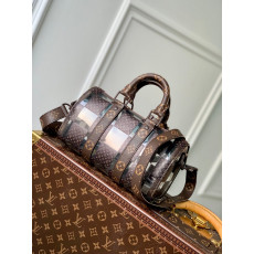 LOUIS VUITTON-루이비통 M20872 키폴 반둘리에 25