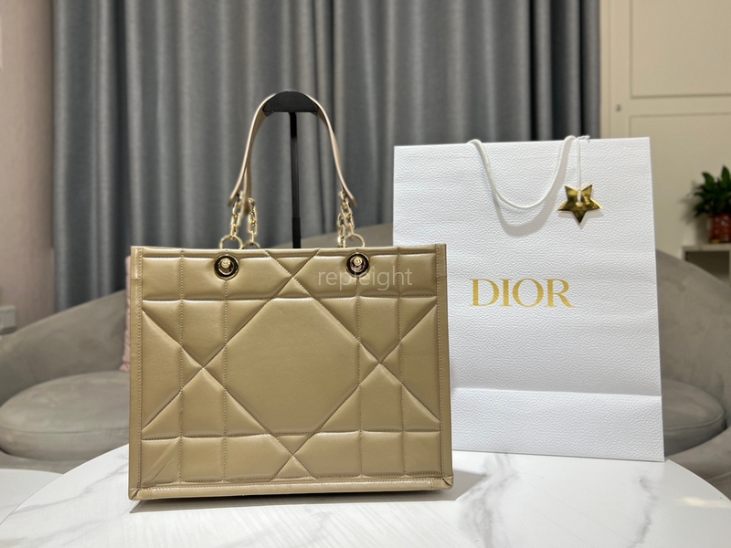 DIOR-DIOR ESSENTIAL 미디엄 토트 백 M8721OZVJ_M45U