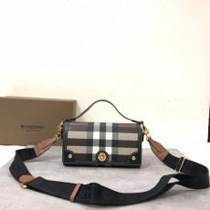 BURBERRY-80661671 탑 핸들 노트 백