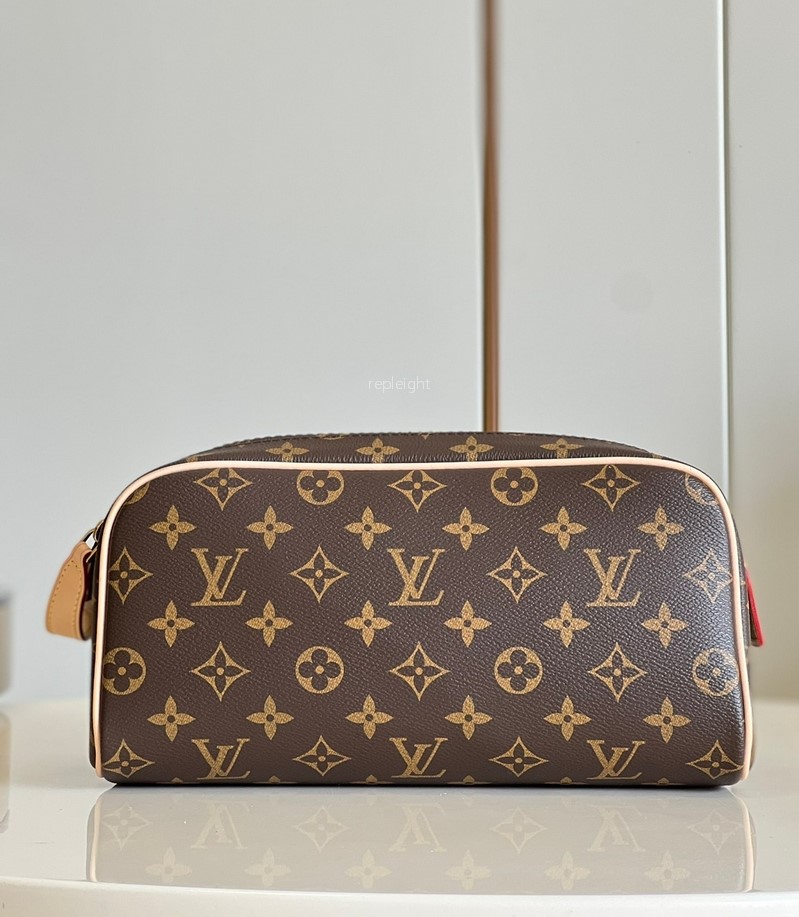 LOUIS VUITTON-M44494 토일렛 도프 파우치