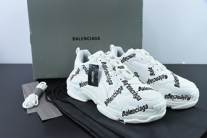 발렌시아가-BALENCIAGA 536737W2FAB9010 TRIPLE S 로고타입 스니커즈 (남여공용)