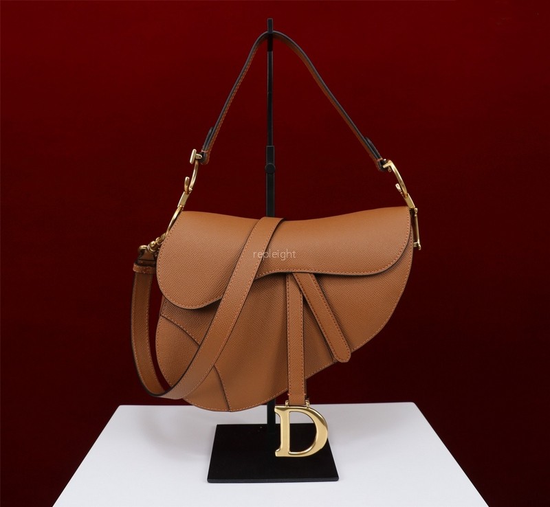 DIOR-M0455CBAA_M44M SADDLE 스트랩 백