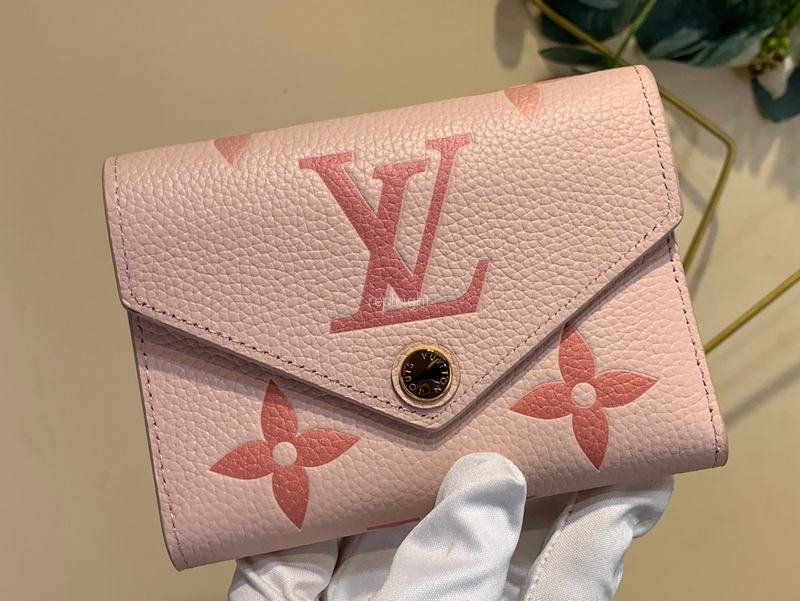 LOUIS VUITTON-M82348  빅토린 월릿