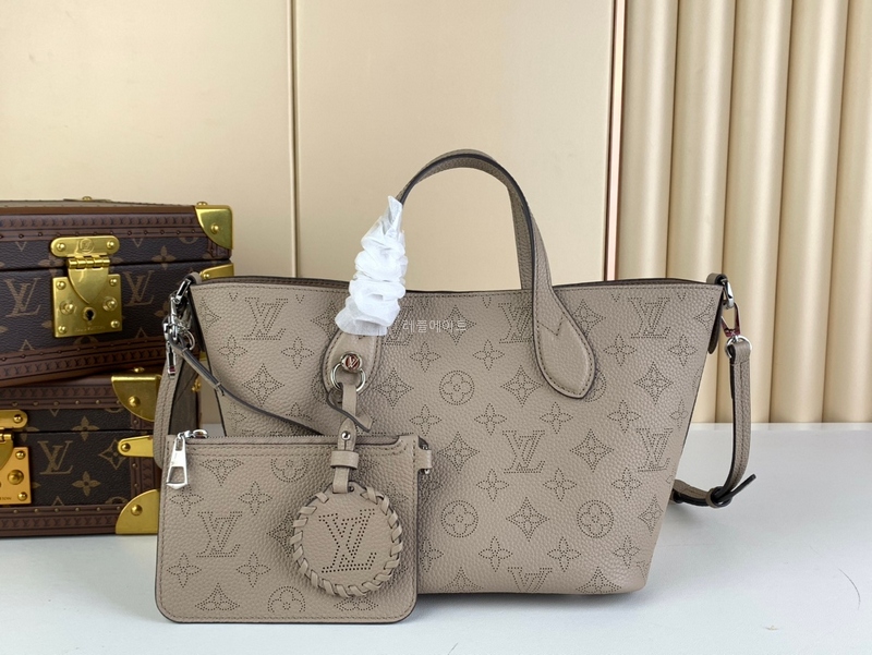 LOUIS VUITTON - 루이비통 M21909 블라썸 PM