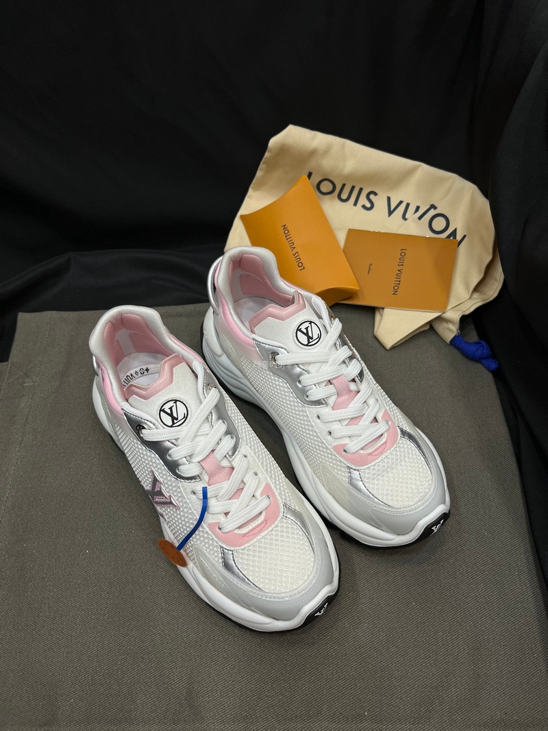 LOUIS VUITTON - 루이비통 1ABVI8 Run 55 Sneaker