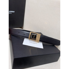 YSL - 입생로랑 732556AAB251000 래커 처리된 가죽 소재의 FEMALE 버클 벨트 3.0CM