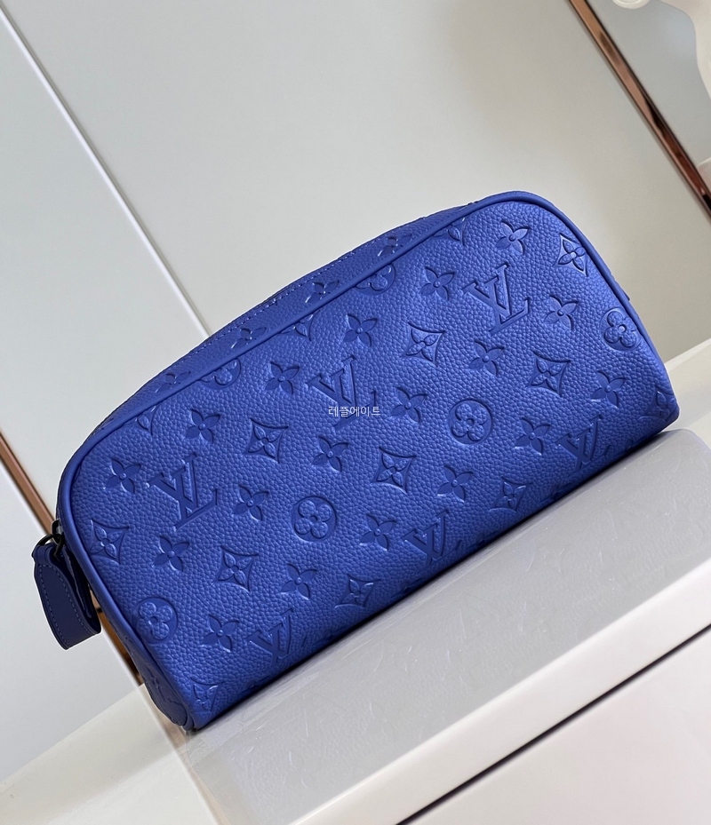 LOUIS VUITTON - 루이비통 M82576 돕 키트