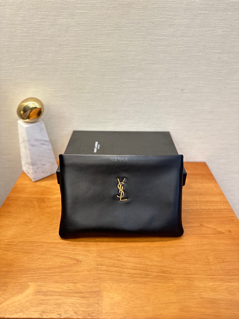 YSL- SAINT LAURENT 765025AACX71000 램스킨 CALYPSO 스몰 파우치