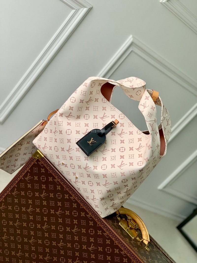 LOUIS VUITTON- 루이비통 M24409 아틀란티스 GM